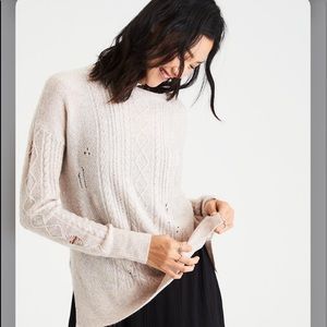 AE SOFT LIGHTLY DESTROYED CABLE KNIT SWEATER
